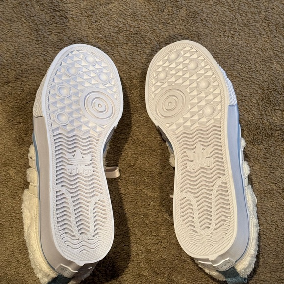 New adidas Sherpa platform sneakers - Picture 4 of 6